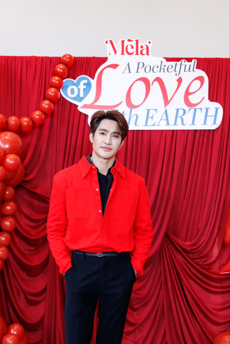 Mela_Brand's tweet photo. 𝐌𝐞𝐥𝐚 𝐀 𝐏𝐨𝐜𝐤𝐞𝐭𝐟𝐮𝐥 𝐨𝐟 𝐋𝐨𝐯𝐞 𝐰𝐢𝐭𝐡 𝐄𝐀𝐑𝐓𝐇 🎁💓

A POCKETFUL OF LOVE WITH EARTH
#MELAxEARTH

#Earthpirapat
#MeLa #MelaThailand https://t.co/JdHyXxVkXd
