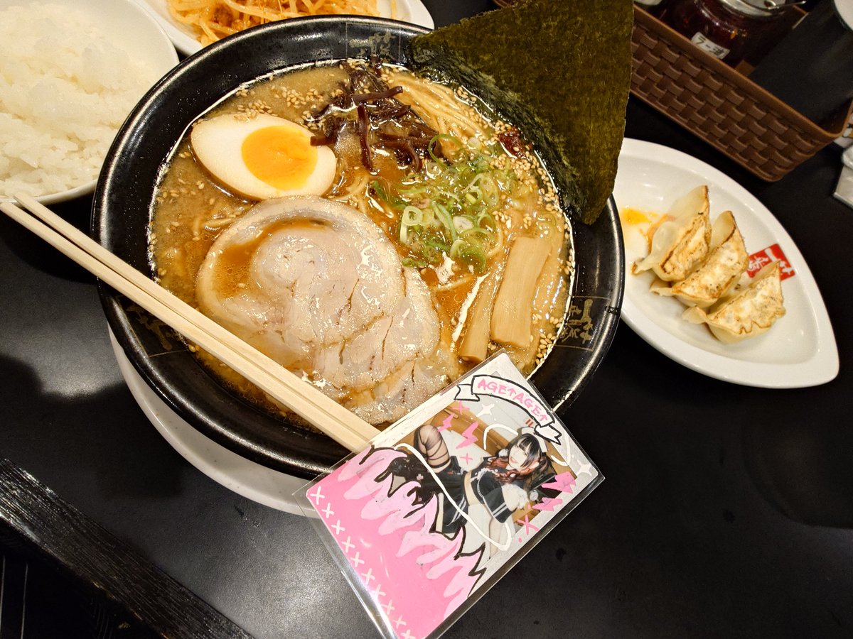 ken_boy0210's tweet photo. ラ後のら🍜

ごちそうさまでした😋

#あっかんべーくる https://t.co/N14OmmOtaN