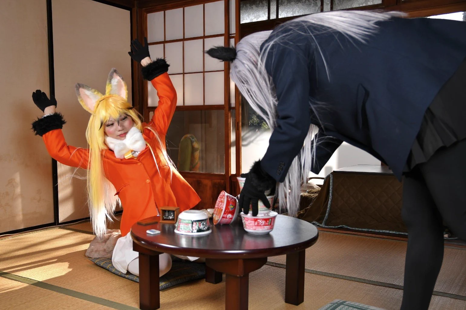 ポシェットを下げたキタキツネさん まきみする🦊 auf X: „キタキツネ、こんなの見つけたわよ！！ ＼＼どぉ