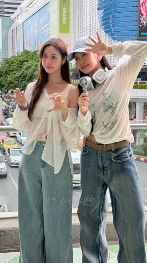 portalmychan's tweet photo. 🤳🏽| Fotos da Myyu e Chanya prestigiando hoje o Fan Project no telão do MBK!
//
Nossas meninas merecem todo o amor, carinho e apoio desse mundo! 🥹💙 

#Chanyaduval #Myyukhawisara #MyChan #AIGirlSeries #Charmers https://t.co/5TBAN4OzEI