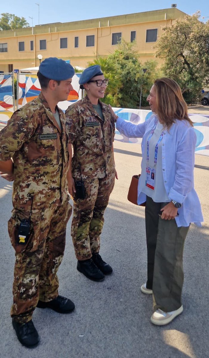 isabellarauti's tweet photo. 📍Taranto - Mar Piccolo
SVAM
🌊 #GiochidelMediterraneo
Con il Ministro @andreaabodi alle finali di #canoa e #kayak 🚣🏼
🇮🇹 Il medagliere italiano si arricchisce! Nello specchio d’acqua compreso tra il parco Cimino e la #SVAM – Scuola Volontari #AereonauticaMilitare gli Azzurri ci hanno regalato forti emozioni nelle gare di canoa e kayak.
Dall'oro 🥇di Elena Voltan nella canoa singola 200 metri all'agento 🥈di Sofia Zucca #AM e Sophia Vianello #FiammeOro fino al bronzo 🥉di Giacomo Giacinti #CC e Alessio Campari nel K2 500 metri. E ancora il dominio assoluto 🥇di Samuele Veglianti nel C1 500 metri e l'Argento🥈di Giacomo Rossi #Carabinieri nei K1 1000m.
Complimenti anche a Giorgia Lacalamita #MM che è arrivata alle finali.
💪🏻 Protagonisti di sfide di velocità, tecnica e determinazione, gli atleti si confrontano sull’acqua spingendo al limite ogni pagaiata per conquistare il traguardo e portare alto il Tricolore.
🩵🩵🩵 Congratulazioni a tutti gli Azzurri ed un ringraziamento speciale agli atleti dei Gruppi Sportivi Militari
@GuidoCrosetto @MinisteroDifesa @SportGoverno @Coninews @cijmmedgames @SM_Difesa @RegionePuglia
#TA2026 #RoadToTaranto2026 #ForzeArmate