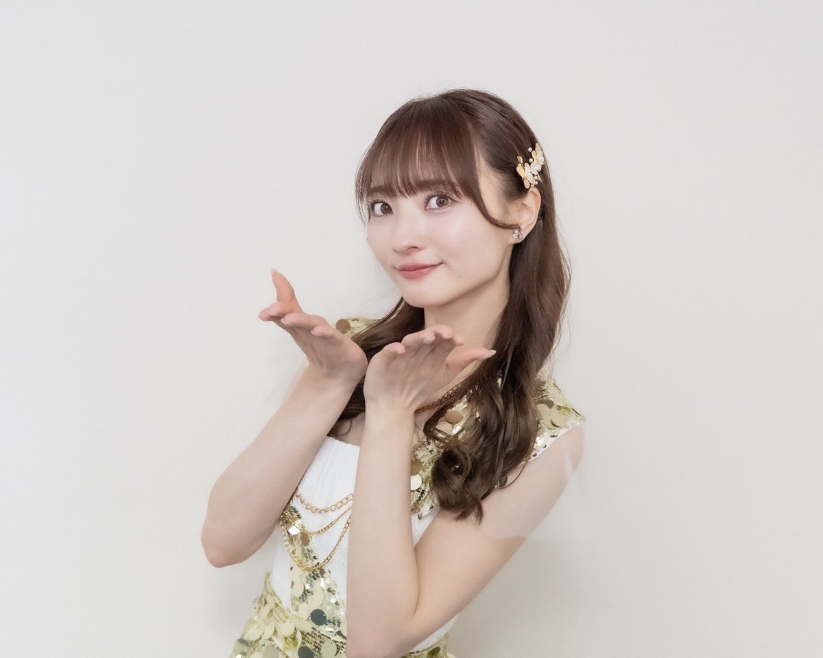 ClariS_Staff's tweet photo. #YouTubeMusicWeekend 12.0
ClariSのライブの雰囲気感じて貰えたかな？💭
何度もみて、ぜひ感想も教えてねっ🙂‍↕️💞

そして、「ClariS 15th Thanks Tour 〜 一夏灯祭 〜」はまだまだ続きますっ🏮
先週リリースされた31st Single「 #ヒトコト 」にもライブで盛り上がる新曲が盛りだくさん🦊🎐
ぜひ何回も聴いて、アチャチャな夏を一緒に過ごす準備をして遊びにきてね🤍

#ClariS 🌼🎀🦋
#ClariS_一夏灯祭