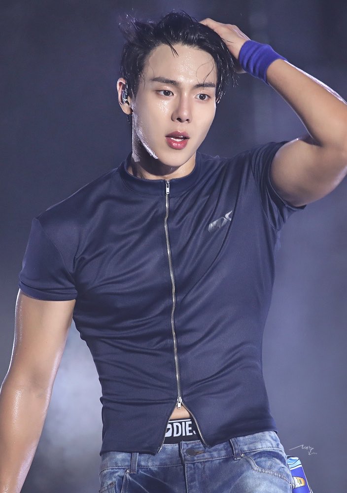 shownu_leader's tweet photo. 260822 casscool #셔누 #MONSTAX https://t.co/k06A5kfC0s