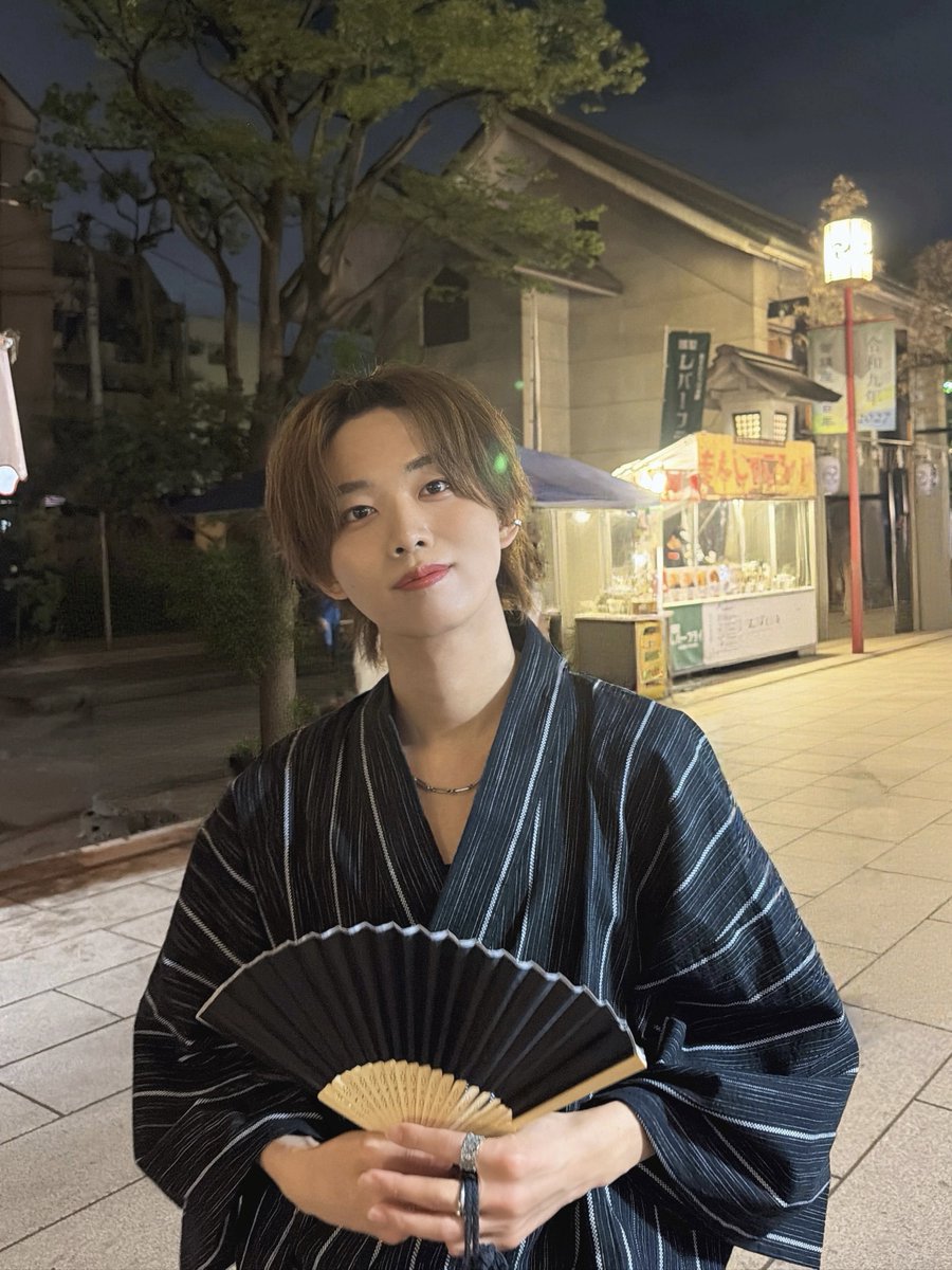 BANGERS_JIN's tweet photo. 人生で初めて浴衣を着ました👘🏮
どうかな？

#夏 https://t.co/IBcwffakVH