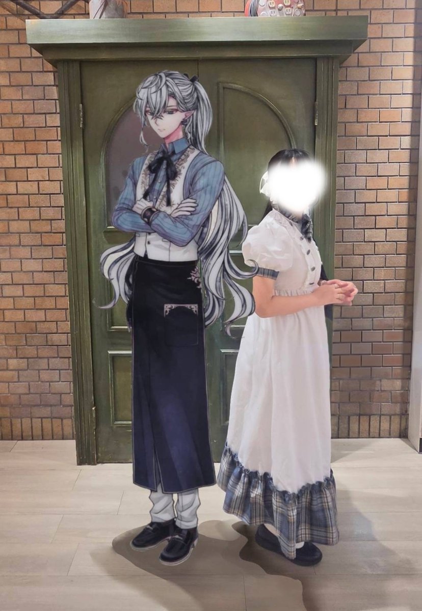 Alice_pot107's tweet photo. フェア始まって直ぐの頃。イメージっぽいワンピース着て行ってグッズ買ったらアニメイトの店員さんが「そのワンピースフェアイメージですか？✨」って気付いてくれて❣️
私の中でのイメージだし気付かれないだろう思ってたんだけど店員さん気付いてくれたのが凄く嬉しかった思い出🥳🥳🥳 https://t.co/sCfvQWx1mw