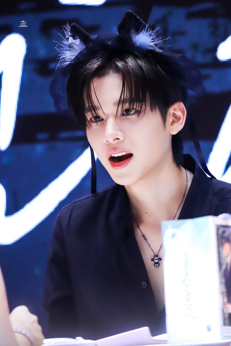elmogy770252's tweet photo. My kitty 🐈⬛🖤🖤
#ohmkrit
#OhmSummerFanSign https://t.co/3T29c7ZtHA