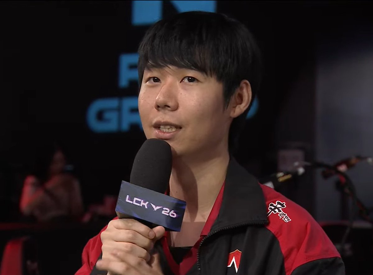 amberiaeok's tweet photo. "... but being able to play alongside with diable, kingen, scout, and sponge, i have a lot of fun in my professional career overall just thinking back. i know that its really hard to just continue supporting us but thank you so much for always supporting us." https://t.co/0aOT0Ky8kX
