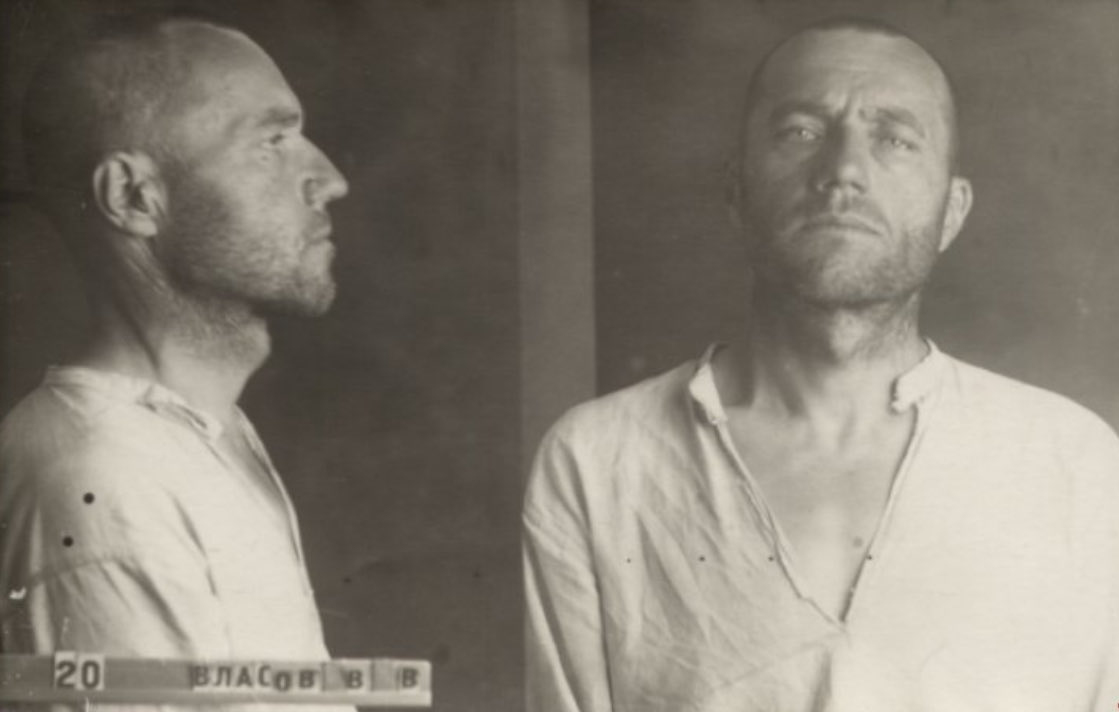 TerrorCalendar's tweet photo. August 23, 1937. #OTD Vasily Vasilievich Vlasov, a peasant from Novlenskoye village in Moscow oblast, was executed at Butovo. He was 50 years old.

Vlasov was charged with counterrevolutionary agitation. A grand total of 18 days elapsed between his arrest and his execution. 

Vasily Vasilievich was rehabilitated on July 1, 2001, due to lack of evidence of a crime.