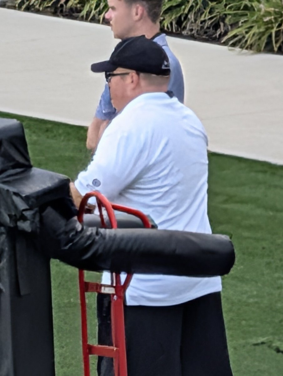 CD_player84's tweet photo. @RyanGreen1010XL Putting in the man-hours https://t.co/69EVYHtffl