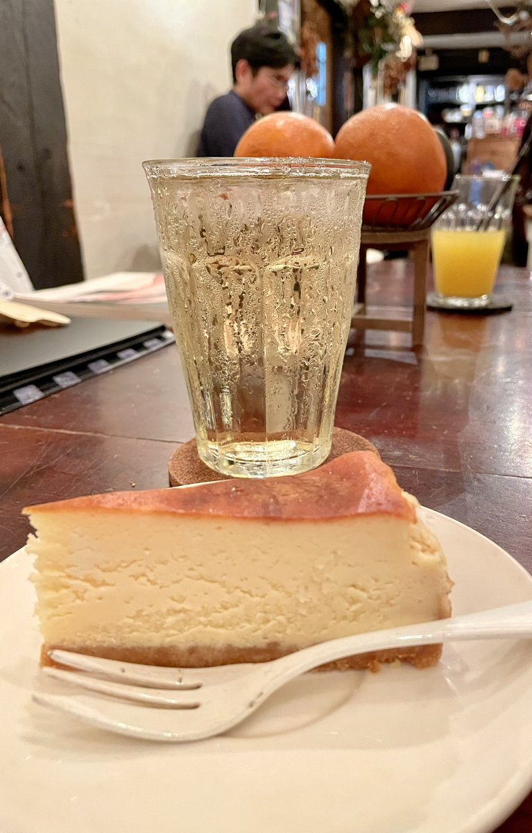 kondomaymay's tweet photo. アコーディオンクリニック、もう何回目だろう？行けども行けども湧き出す課題を今回もかみ含むように御指南いただきました！
滝行のような恵みの雨の中、行った甲斐あった！！
夢のセッション！楽しかった！お知恵も沢山！
いつも本当にありがとうございます！押忍！ https://t.co/EHPgCT3nfE