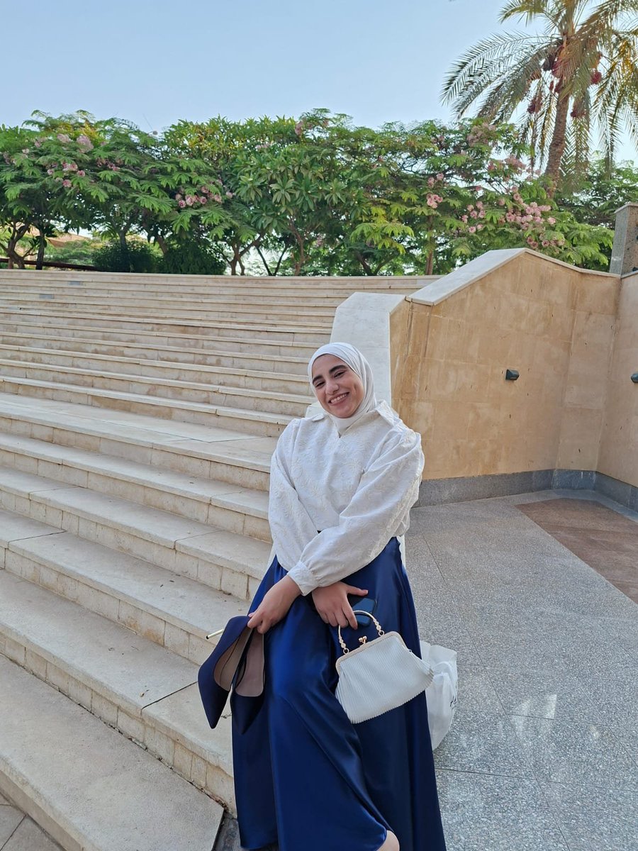EsraaMher's tweet photo. اسمعوا يا بتوع نفسي ارجع فترة الخمسينات
بكلكم من هناك.💅🏼 https://t.co/P6Il2Fux7N