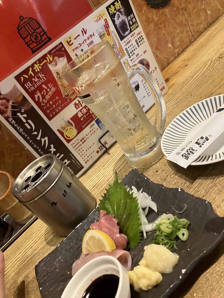 VENONUMA's tweet photo. お腹いっぱいだけど焼き鳥で呑みたかったのでハシゴ https://t.co/FN3naDBdks