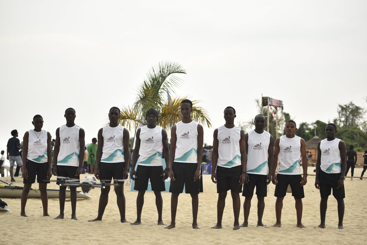 NorthGreenUG's tweet photo. Olunaku lw’eggulo, essomero lya TNGS nga liyita mu mpaka eza Amaato ga Kabaka lyatongoza The Uganda Rowing Beach Sprint.
Abetabyemu kwabaddeko UPDF Rowing Club, Kampala Rowing Club, Kisubi pirates Rowing Club ne Maroons Aqua Sports Club.
Thread...
#AkiiRowing https://t.co/lpyfyB6eDZ