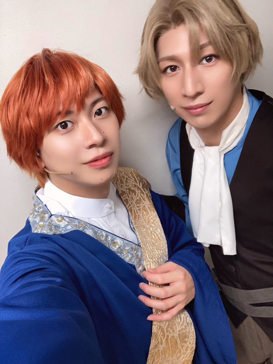 sora_yorimitsu's tweet photo. #本ミュ2026 2日目ありがとうございました！

Bteamにとっては初日でした！
毎公演沢山の感想を頂いて、アンサンブルの事も書いて頂けて嬉しいですし力になっています！

ベンノ役 #鈴木祐大 さん！
今回で3回目の共演でいつもお世話になっています😊

次は25日B team14:00〜です📕

#本好きの下剋上 https://t.co/QQJrNunzb8