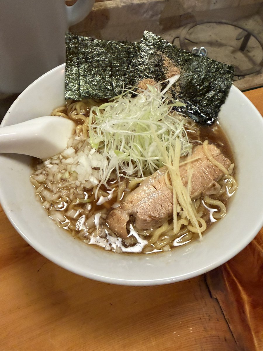 nuenuko0109's tweet photo. うちから40分くらい南下したところにあるラーメン屋さん。
シンプルに美味い以外言葉が見つからない https://t.co/tiLUWUA1QL