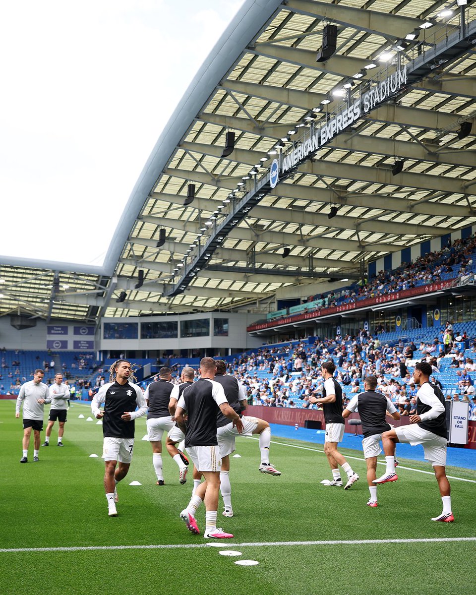 premierleague's tweet photo. Premier League Sundays are BACK!

Follow all the updates from the Etihad and the Amex on Matchday Live as our early fixtures get under way 👇