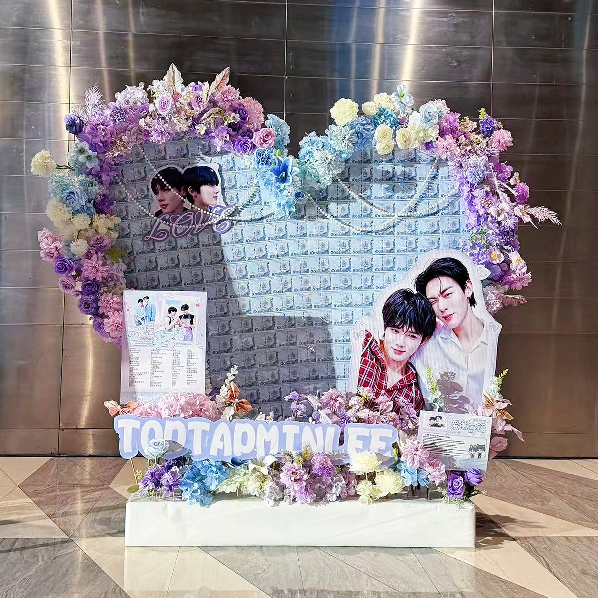 ttm131499's tweet photo. 终于在今天等到了我们的应援打卡，好爱你们啊🍬vitomin💜🩵
#Vitomin
#TOPTAPMINLEEFandomName
#TOPTAPMINLEE https://t.co/kytGJRHuZO