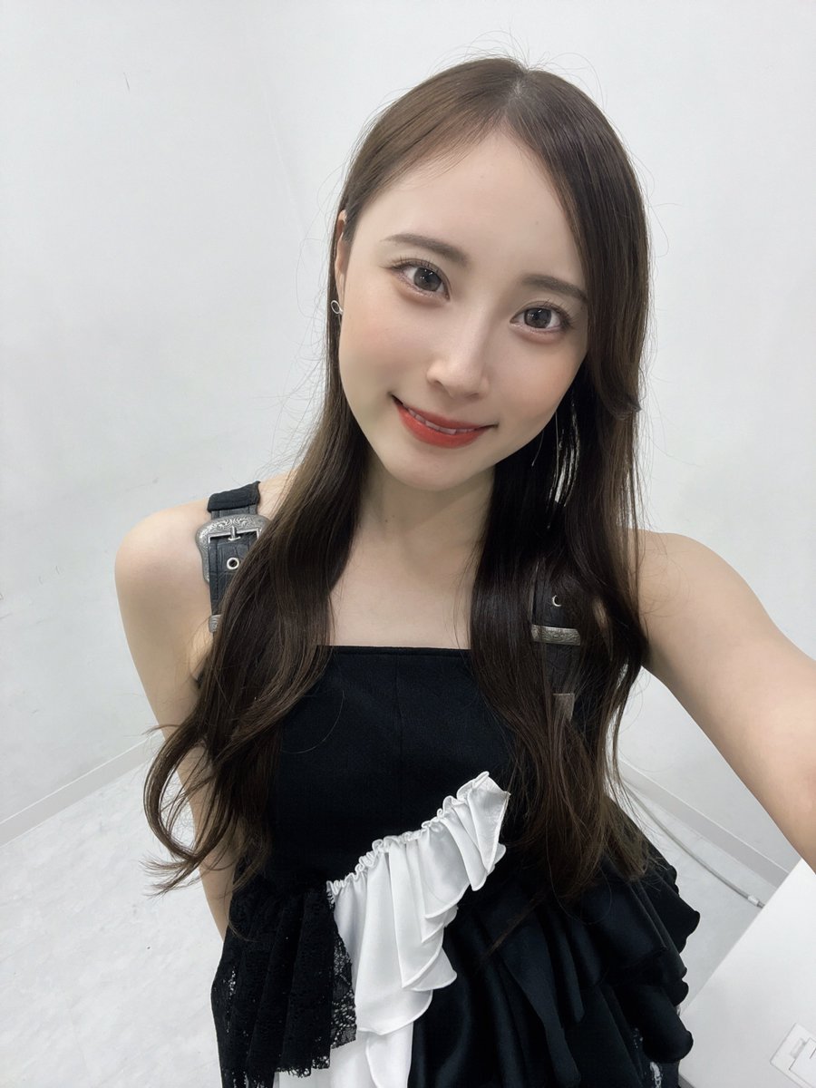 passcode_hina's tweet photo. 新衣装上着なしVer. 🎶 https://t.co/4xcp20sFjB