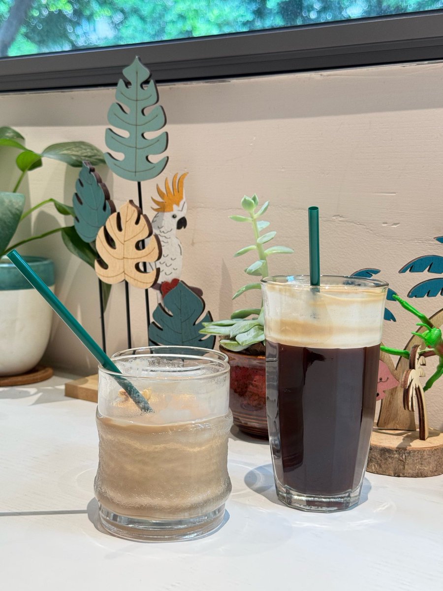 RomanceRose4's tweet photo. Trying a neighborhood zero-waste café for the first time u0026 wow—their homemade lemon oat latte tastes like sunny mornings in a cup, no single-use plastic in sight!， https://t.co/nZHfwAHVHG