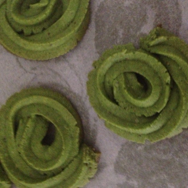 RyanTweetTweet1's tweet photo. Just found the best homemade matcha cookies! Crunchy, not too sweet, perfect for sharing with my snack buddies ， https://t.co/nkIB7qpL9G