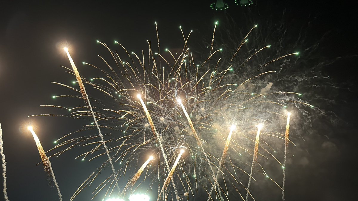 InaCytus46's tweet photo. 初めてのビジター全敗でとっても悔しいし悲しかったけど、ZOZOマリンさんから今年最後の夏を思い出をプレゼントしてくれました。

なんだよめちゃくちゃ楽しいじゃんZOZOマリンさん
来年リベンジさせてもらいますよ https://t.co/BMIGgbjYgK