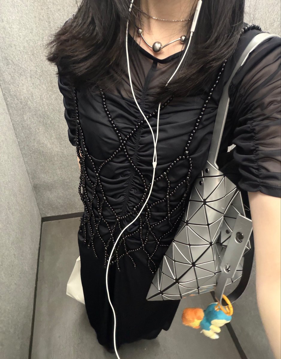 kimkokokoha's tweet photo. 25歳になりました～
歳を重ねても癖強な服を着るゾ～ https://t.co/KYGI2Zu7S9