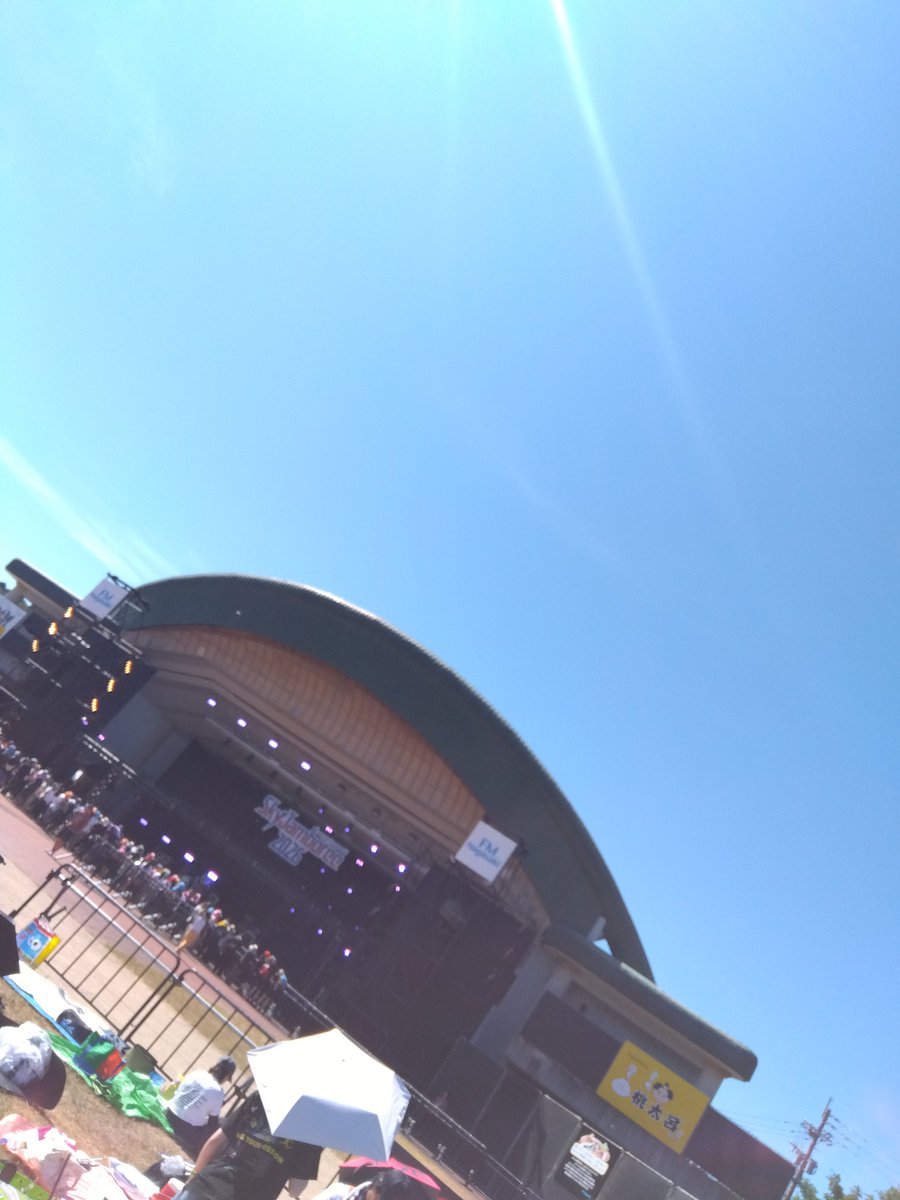 HELLCATyk's tweet photo. テンフィもテナーも礼賛もかっこよかった!そんな中でやっぱりバニラズに惚れ直しました🍦聴きたい曲沢山聴けたし牧さんかっこよかった!楽しかったー!

#skyj https://t.co/ayLqkw0B7n