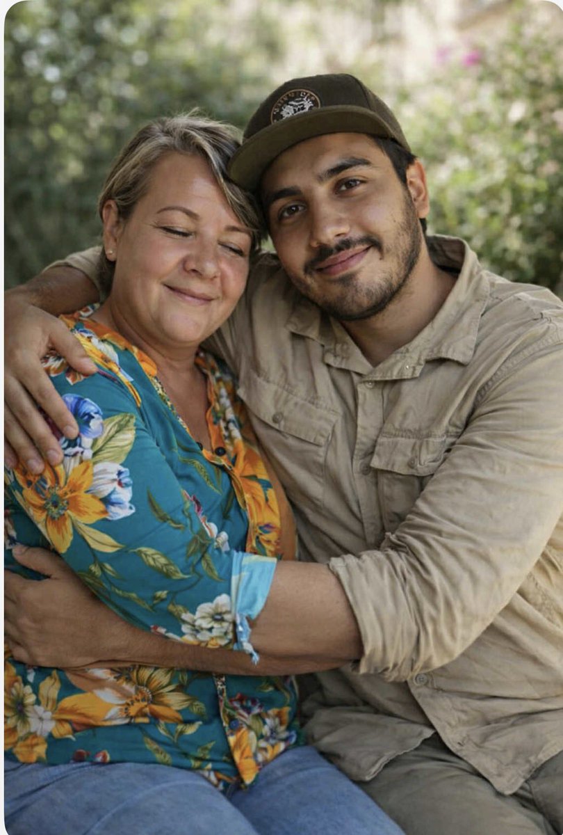 claoyepes's tweet photo. #DondeEstaCamilo #AndresCamiloNoAparece Dios 1.601 día desaparecido. El tiempo pasa, pero una madre nunca deja de buscar a su hijo. Mi corazón sigue aferrado a la esperanza de volver a encontrar a Camilo esté como esté, de saber qué pasó, que se haga justicia. No vamos a desfalle https://t.co/G4xDXvoA1W