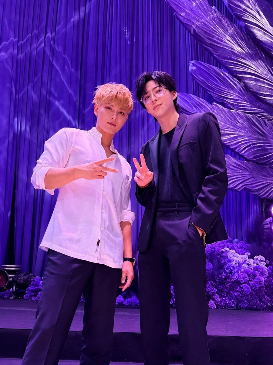 noviaini's tweet photo. Yuning: hello everyone, I'm Liu Yuning. welcome everyone!
Tao: so happy! Ning ge as once again appeared at another very important moment in my life. thank you 😇
Yuning: yes! I have to be there for every important moment 😇

I love their friendship #ZTAO #HuangZitao #LiuYuning https://t.co/QBScNZpHGG