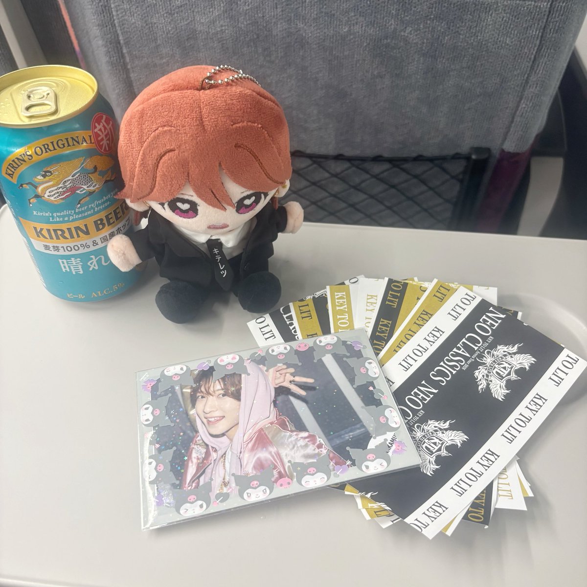 reaoo_15's tweet photo. 新橋3泊4日有明遠征完
7分の3泣いた
れいあがファンサくれなかったので今後は1ツアーにつき1公演となります
恒例のグリーンでビール飲みながらファミチキ食ってる、匂い充満させて後ろの人になんか言われてたほんまごめん https://t.co/EBP5cYQje6