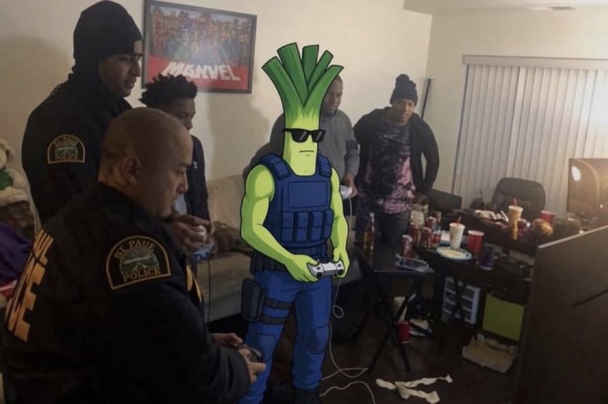 RobotDrmo's tweet photo. There might be a new leek with Lucia🤷‍♂️❤️‍🔥 https://t.co/vaA0eNQq9V