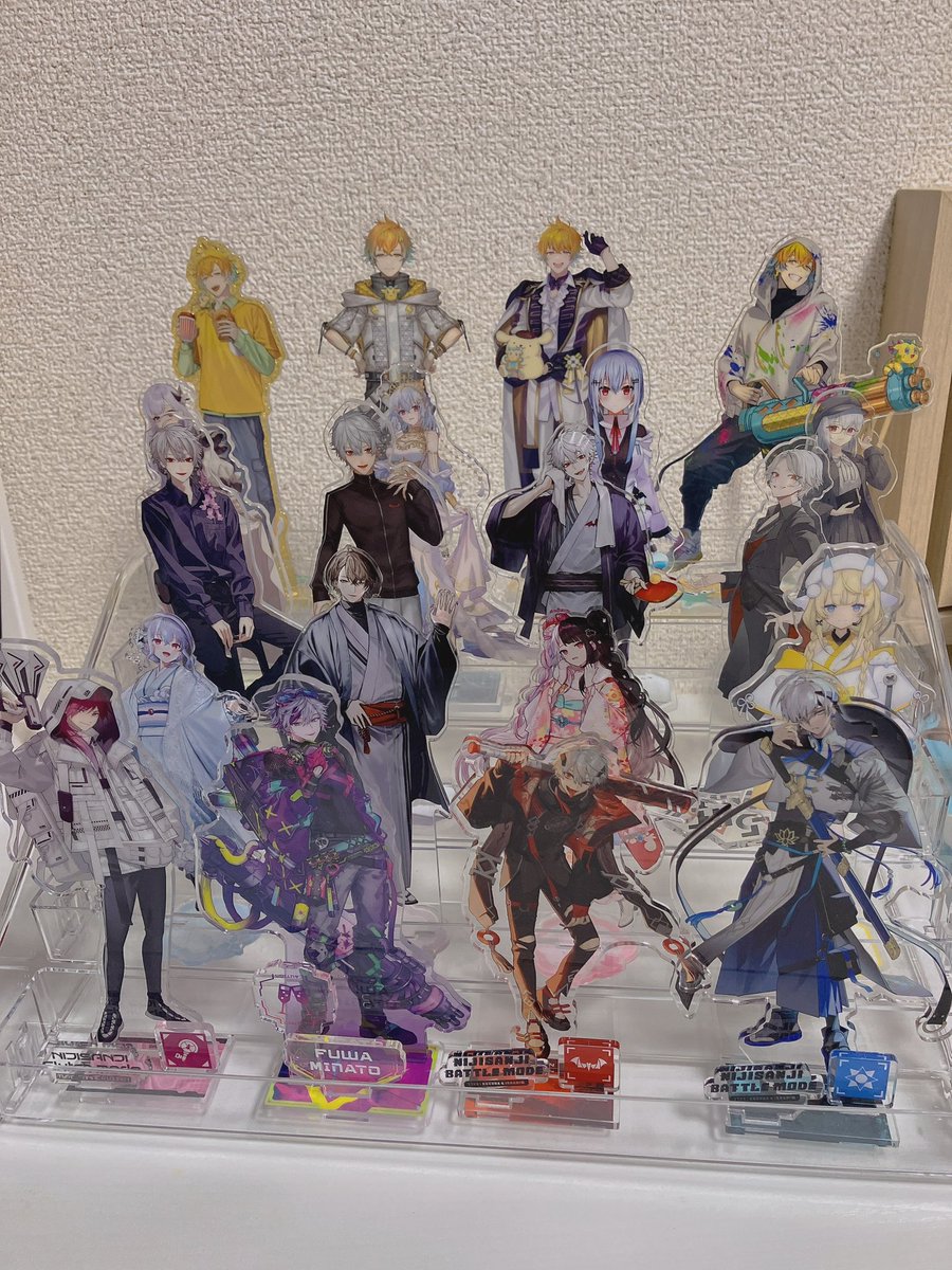 shiromaro_00's tweet photo. スリコで良さそうの見つけたから買ってみた〜✨
ただ台座の大きさや形によっては置けないから気をつけて🙏 https://t.co/oOixql9vvE