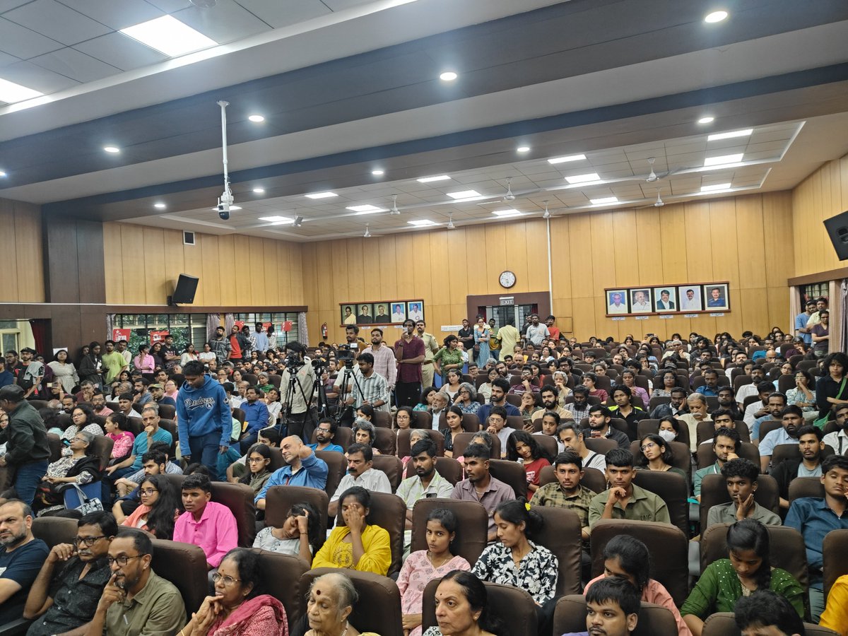 neha_aisa's tweet photo. Gen-Z on the March in Bengaluru. as part of the Gen-Z Rising tour!

It's an honour to join @tmkrishna and Kannada actor Kishore along with the people of Karnataka.

The struggle for equitable education continues! https://t.co/Yn5f8bpbJt