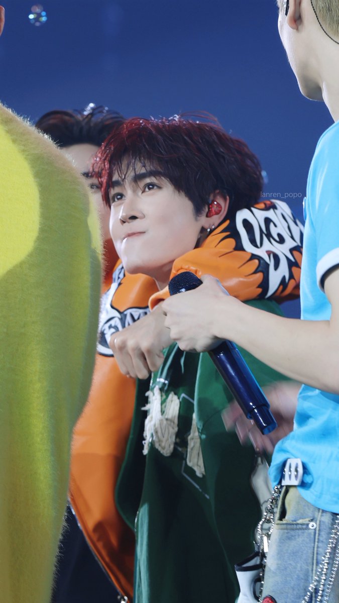 lanren_popo33's tweet photo. 😂😂

#PondPhuwinConcertD3
#perthsanta https://t.co/3A9WXIZHXW
