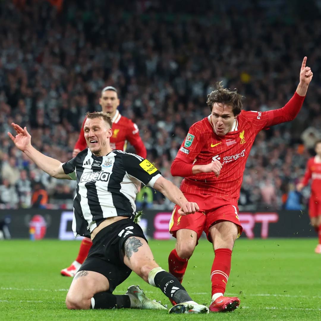 predofficial's tweet photo. 🚨 MATCH DAY: The @premierleague action goes to another level today as Newcastle hosts Liverpool at St. James' Park! 🏟️

Both teams are desperate for a statement win early in the season, and the action on @predofficial is absolutely exploding.

Lock in your positions before kickoff for a chance to 2x your win! 👇

@premierleague @NUFC @LFC