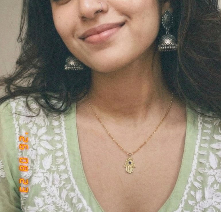 Divya3471145422's tweet photo. Whatever happens,keep that smile🌸 https://t.co/Wvwfevoid6