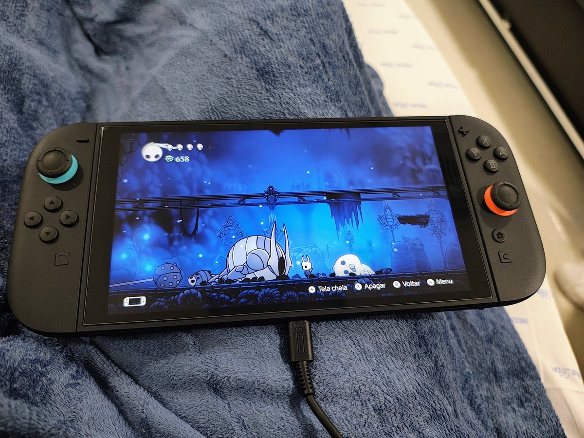 jogandosemhype's tweet photo. Abri Hollow Knight só pra dar uma olhadinha como fica no Switch 2 e lá se foram quase 2 horas jogando https://t.co/lGteqzYY6r