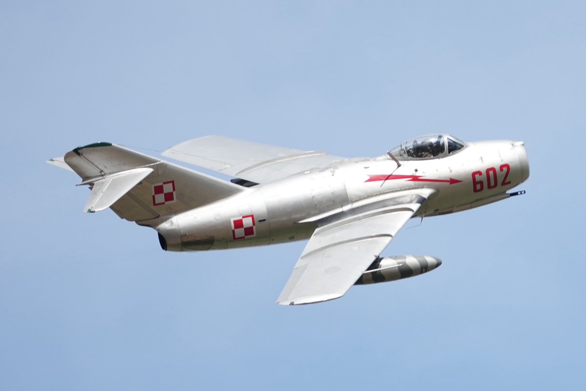glide_pon's tweet photo. 初めて撮ったF-86セイバーとMIG-15。初めて撮ったMIGが15ってww。私にとっては最初で最後のMIGになるかも。
#Sweden #Linköping https://t.co/LYOXSRf1Eg