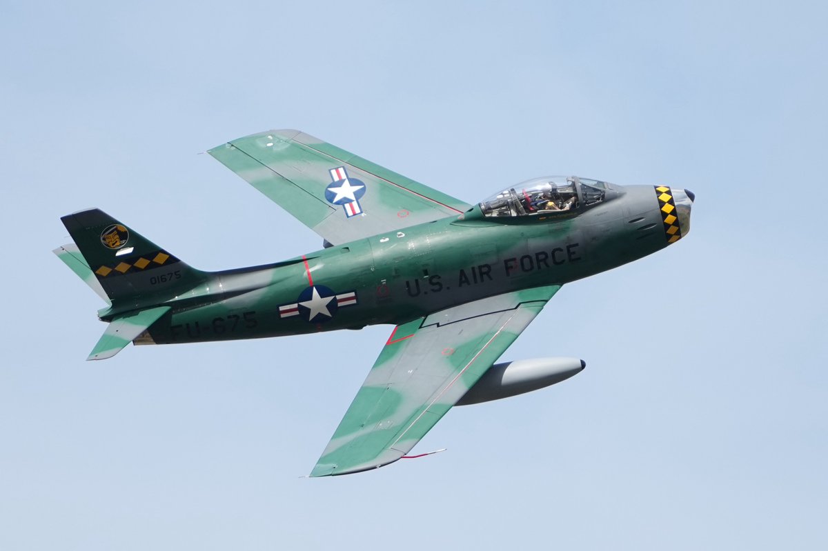 glide_pon's tweet photo. 初めて撮ったF-86セイバーとMIG-15。初めて撮ったMIGが15ってww。私にとっては最初で最後のMIGになるかも。
#Sweden #Linköping https://t.co/LYOXSRf1Eg