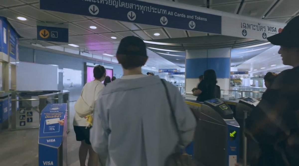 hadanoo59's tweet photo. 追加　駅🚃

発　📍 Chong Nonsi
https://t.co/g0loQcmym0

着　📍 Wat Mangkon 
https://t.co/srCUxIvrpY

#ワンボヤ https://t.co/dEYtRspGeK