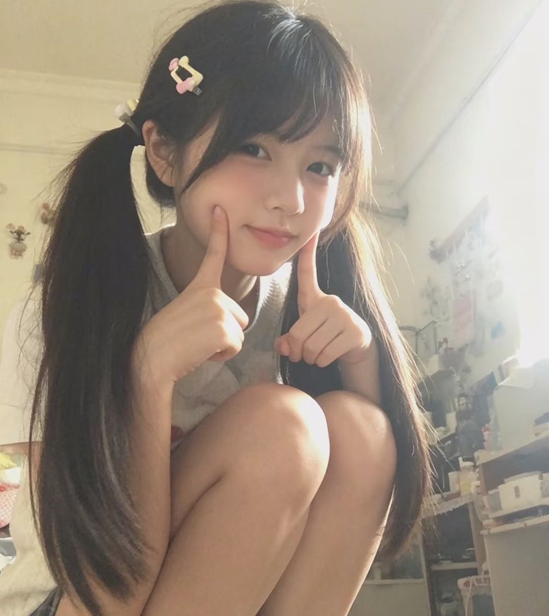 JonathanWh0q5d's tweet photo. 昨天晚上用小玩具高潮四次，现在腿都是软的...#反差 #母狗 #女大 https://t.co/BK6ADws9Yf