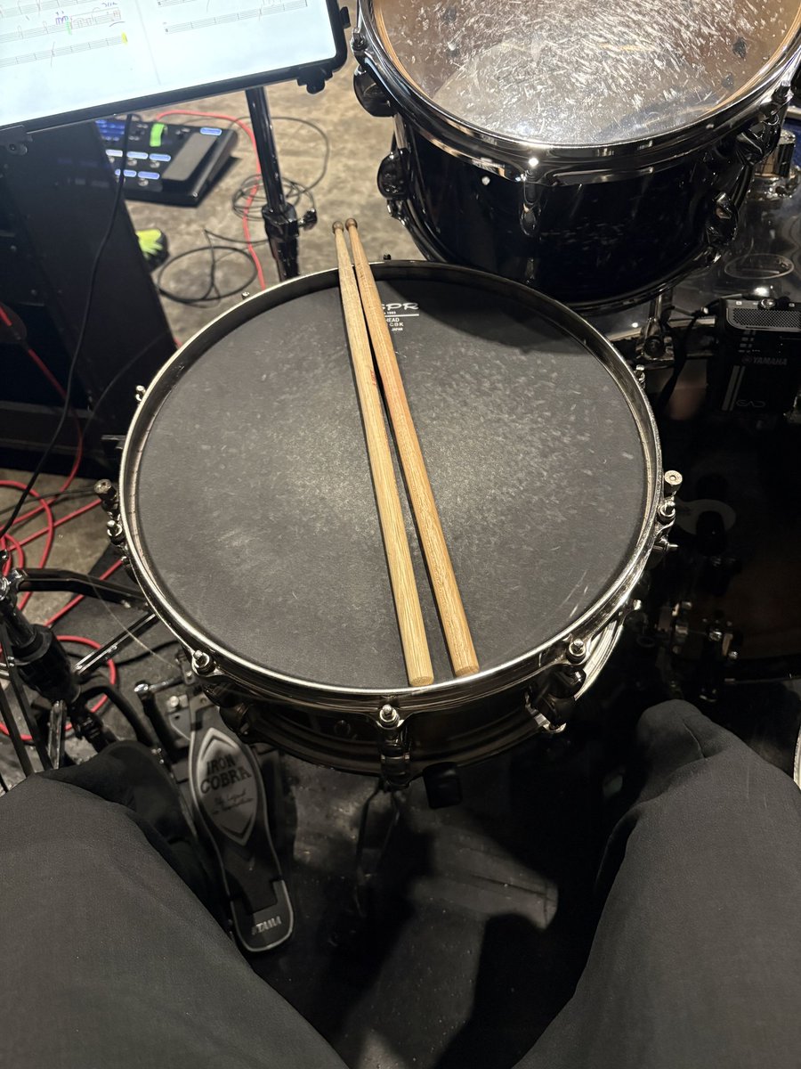 shinya_mnP's tweet photo. 結局9時間ぐらいドラム叩いたかも…
今日はお尻が痛い https://t.co/uompEofASX
