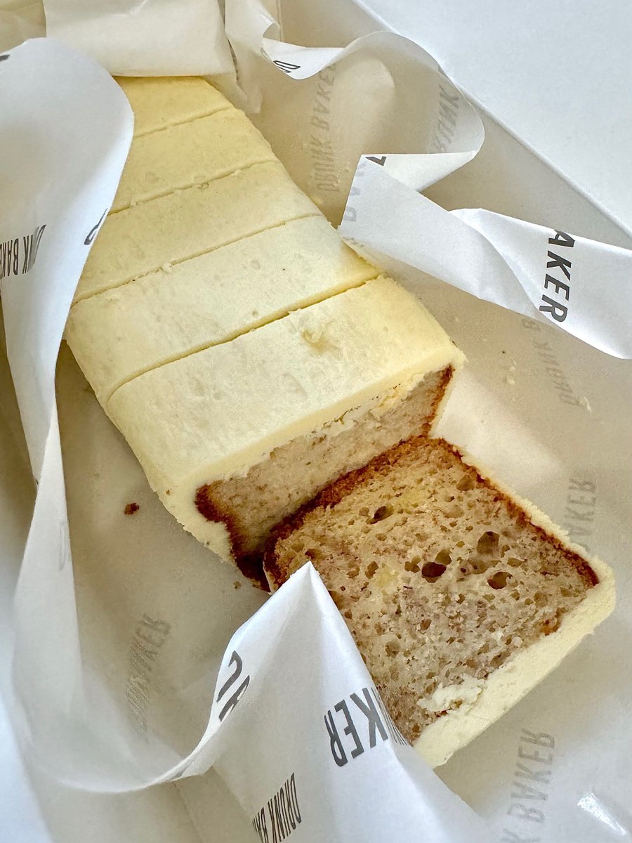 jdjdj94057710's tweet photo. Just pulled the softest, cinnamon-swirled banana bread from the oven! The whole kitchen smells like autumn magic  Baking = the coziest weekend win.， https://t.co/QVM9V6Qijs