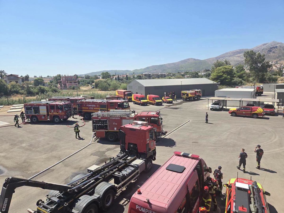 PostolachiSorin's tweet photo. @javorkaf Also our romanian firefighters today in Greece. You're in good hands❤️ https://t.co/yEAdOlQwBA
