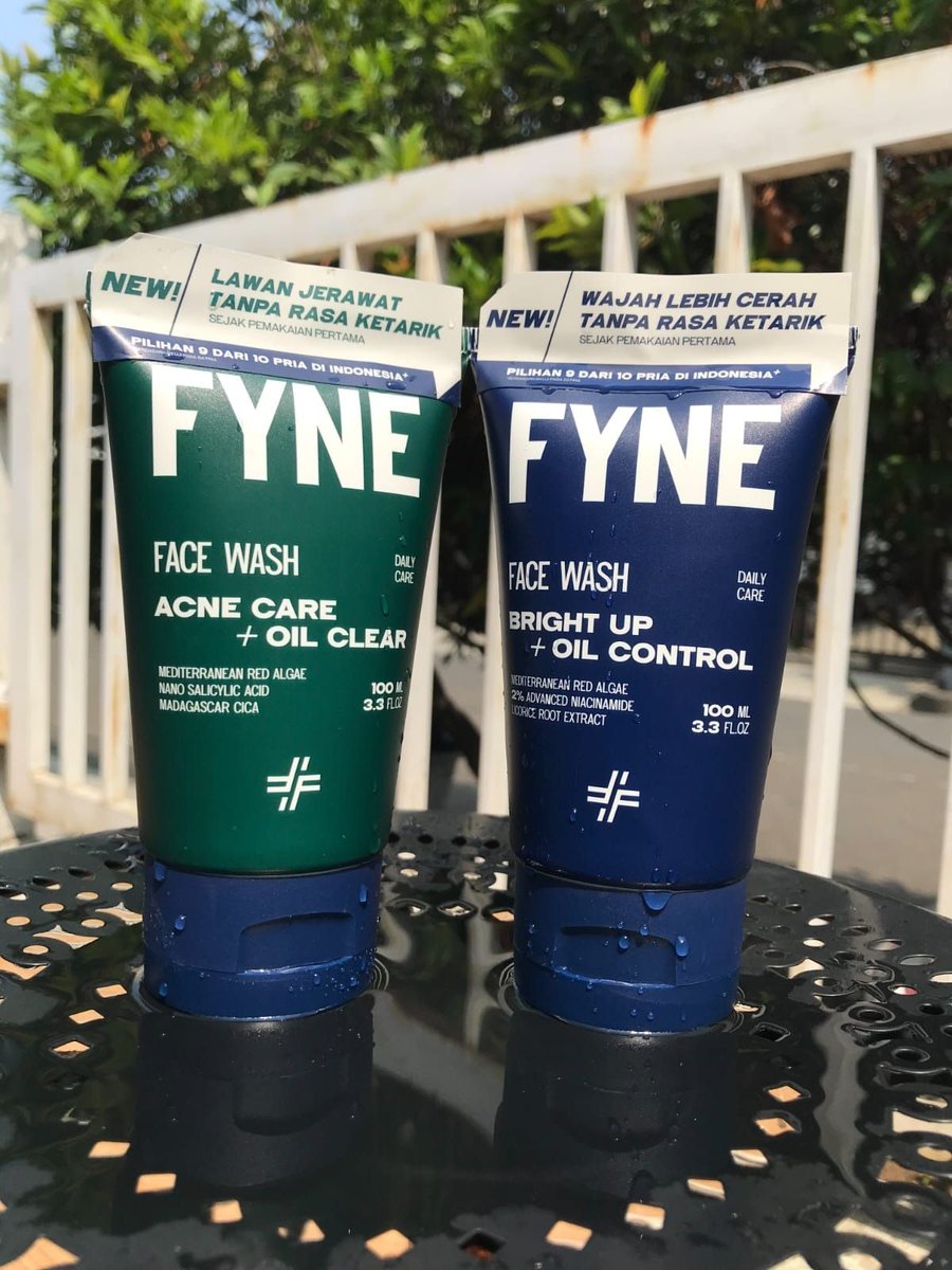 draftanakunpad5's tweet photo. pad! GUYS FYNE FACE WASH CUMA 25K 😭🧴

Harga normal 40K-an, sekarang cuma 25K aja 👀✨ FULL SIZE 100 ML, BRAND NEW &amp; SEGEL! Bukan tester/reject 🫵🏻

🟦 Bright Up + Oil Control
🟩 Acne Care + Oil Clear

Stok banyak! Langsung reply/DM yaa 🫶🏻 https://t.co/bOSgy6AcQt