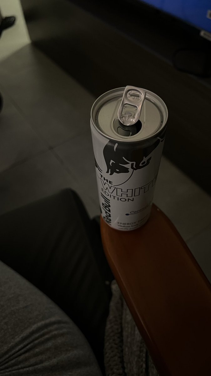 lfl4j's tweet photo. Like I’m drinking your lip .. https://t.co/qt2SStjdDC