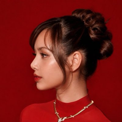 MeeSenx29's tweet photo. Another new one! Looks classy and elegant! Love this #NewProfilePic 💋💋💋 https://t.co/gZlkAhECKb