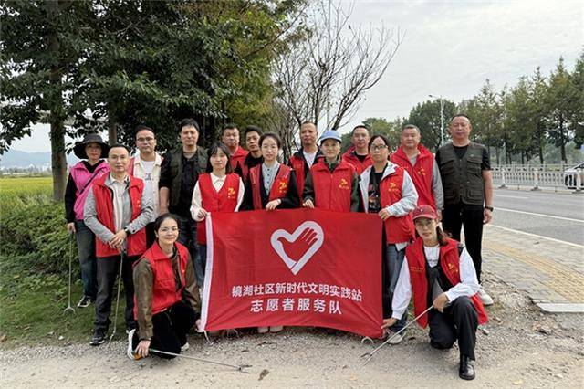Madison48242726's tweet photo. Join our neighborhood park clean-up this Saturday 9AM! Gloves u0026 snacks provided. Let’s spruce up our green space together  #CommunityLove， https://t.co/8a7P2sgE4t