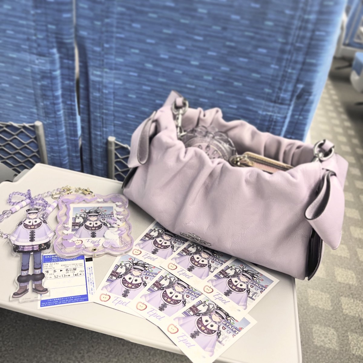 le_6mai's tweet photo. まて、まだあった
枚数おかしいなと思ったんよ、福岡の帰りの新幹線でこれ(2枚目)だったのに、先月いそちゃんから2枚いただいてるもん。 https://t.co/HNjzPCSlV2