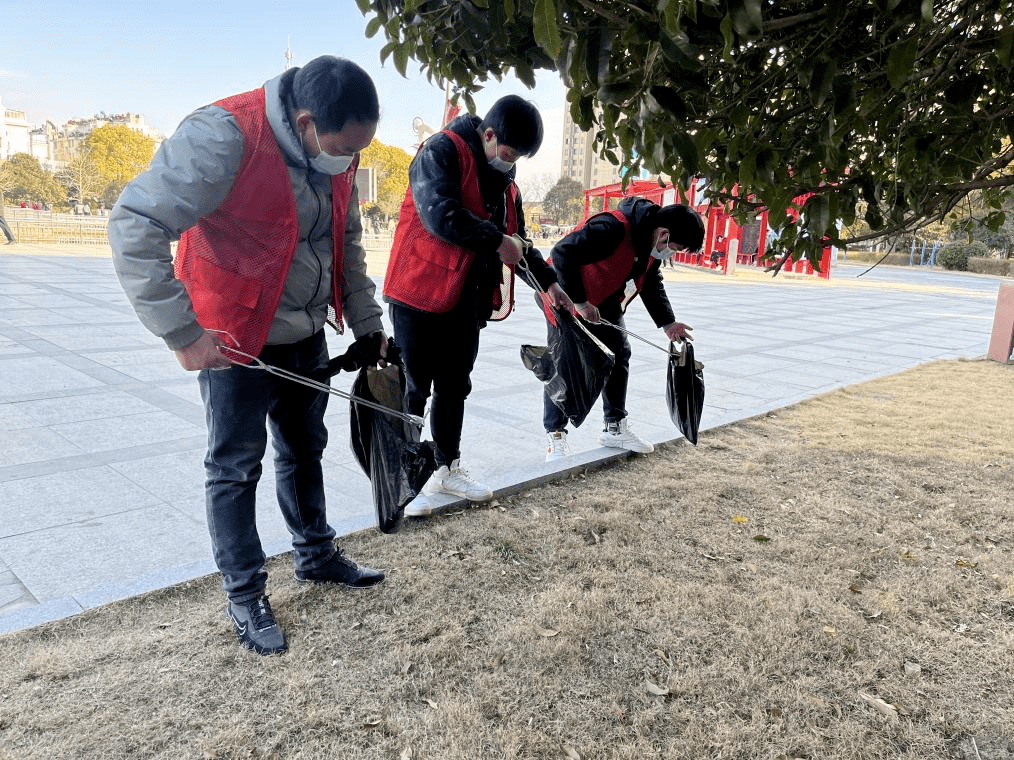 echeung11271's tweet photo. Join our neighborhood community clean-up this Saturday 9AM at Central Park! Free snacks u0026 small gifts for all volunteers. Let’s make our neighborhood shine together! https://t.co/CdlTtWgtFq
